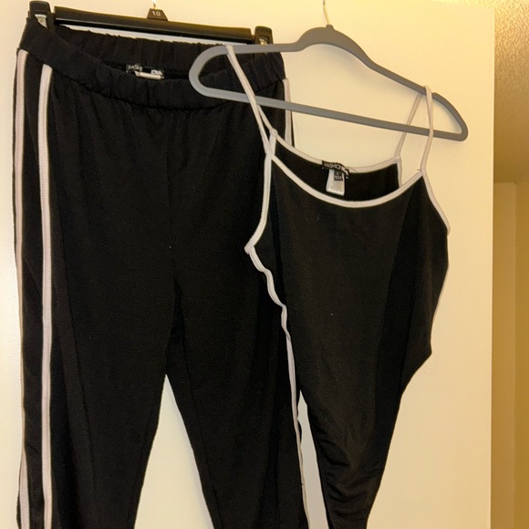 Fashion Nova track set - Picture 1 of 2